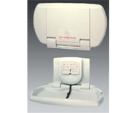 Настенный столик для ухода за ребенком