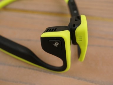 Беспроводная Bluetooth гарнитура с костной проводимостью Aftershokz Trekz Titanium арт. ЭГ25187