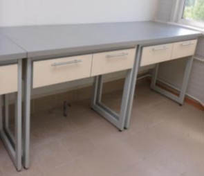 Стол лабораторный с выдвижными ящиками арт. 10629