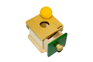 Коробочка с вязаным мячиком и перекидной крышкой арт. МП19190