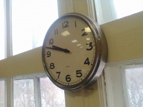 Стрелочные часы для офиса. Диаметр 315 мм. со входом синхронизации Ethernet («мама») RJ-45. Питание 