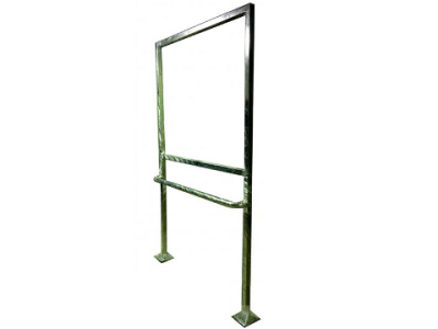 Стойка металлическая с поручнем для уличного размещения или внутри помещения мнемосхемы арт. ИА25036