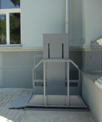 Подъемник для инвалидов вертикальный, уличный (Россия) арт. Lfq20677