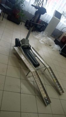 Подъемник лестничный универсальный гусеничный EasyWay