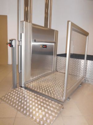 Подъемная платформа с вертикальным перемещением для инвалидов INVA 420 (Россия) арт. 20683