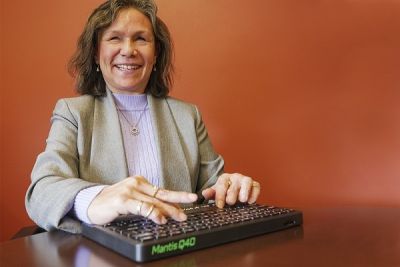 Портативный тактильный дисплей Брайля Mantis Q40 арт. ЭГ28074