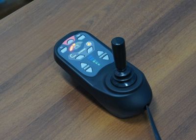 Вездеходная колесно-гусеничная инвалидная коляска CaterWil