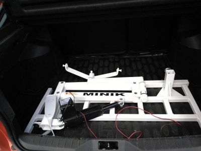 Подъёмник для инвалидов MINIK в автомобиль