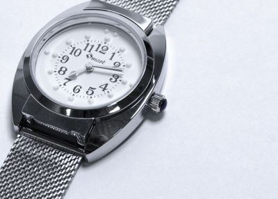 Механические часы со шрифтом Брайля, модель HV-MM