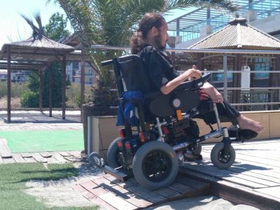 Подъёмное устройство для инвалидов на электроколяску