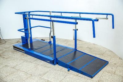 Лестница-брусья с электронной регулировкой высоты ступеней «АЛЬТЕРСТЕП» арт. Mad23331