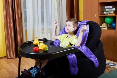 Столик-приставка