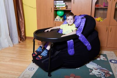 Столик-приставка