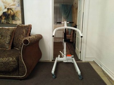 Передвижной  электрический подъемник для инвалидов и пожилых  SAVVA TPS-2