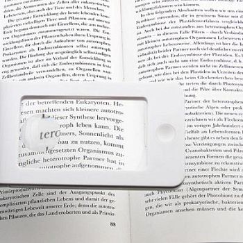 Лупа для чтения Veber 2,5x/4x, 75x43 мм, белая, с подсветкой (G188)