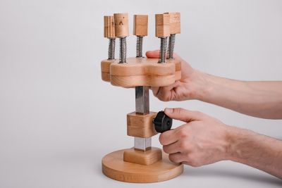 Тренажер для развития силы пальцев рук 203.10