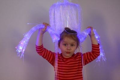 Световая каскадирующая трубка «Фонтан» в платформе 60х60 см арт. RM14193