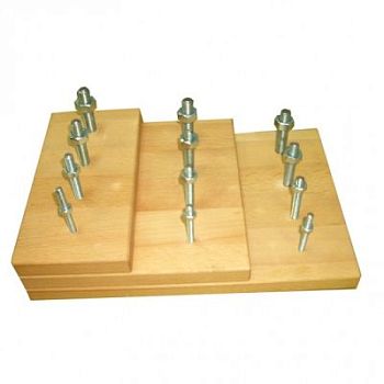 Тренажер для развития силы пальцев рук Панель настольная с гайками арт. 16536МО404.9.