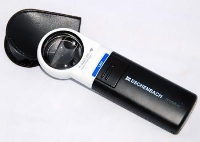 Лупа карманная с подсветкой Illuminated Magnifiers MOBILUX LED 7х арт. ИА18582