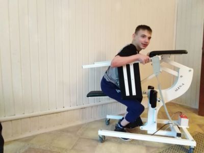 Шагающий тренажер для детей-инвалидов FLAMINGO