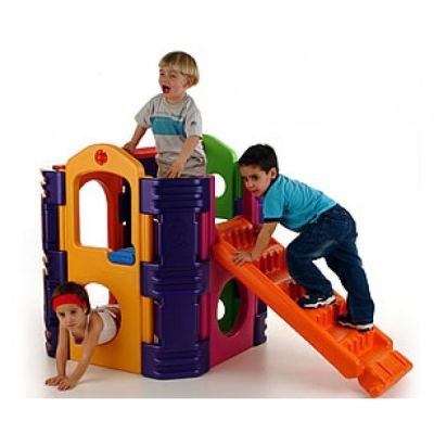 Центр с горкой, скамейкой и столом