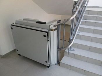 Наклонный подъемник для инвалидов БК 320 поворотный арт. Бр20067