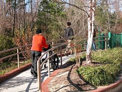 Доступная среда - Детская площадка «Kids Together» (в переводе - «Дети вместе») Кэри, Северная Каролина, США