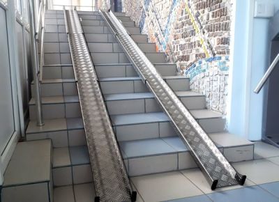 Пандус телескопический 2-х секционный с противоскользящей рифленой поверхностью. арт. ИА4658