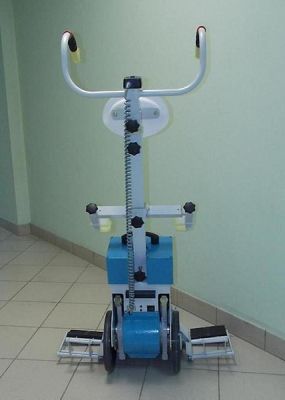 Лестничный электрический подъемник для инвалидов Пума УНИ 160 (ступенькоход)