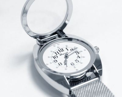 Механические часы со шрифтом Брайля, модель HV-MM