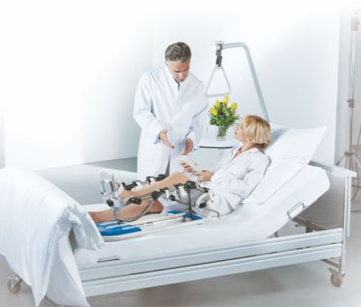 АРТРОМОТ® K1 - тренажер для пассивной разработки тазобедреннего/коленного сустава