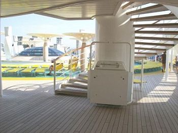 Платформа подъемная Cama Handi-Lift EA6 - для изогнутых лестниц арт. OB20951