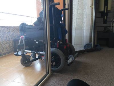 Подъёмное устройство для инвалидов на электроколяску