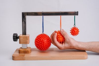 Тренажер Подвешенные шарики 203.16