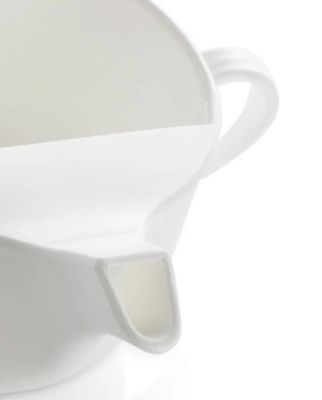 Поильник кружка для лежачих больных 250 мл. / Непроливайка для взрослых и детей. Белый пластиковый для ухода за пожилыми, больными, взрослыми и детьми. Для кормления жидкой едой.